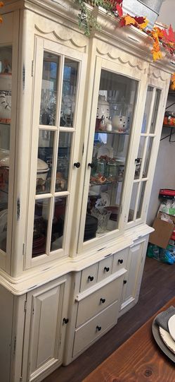 White hutch