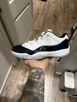 Jordan 11 Low “emerald” Size 12