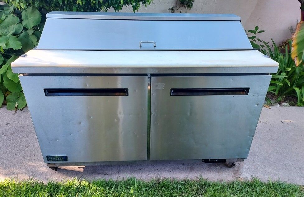 Arctic Air AST60R 61 1/4" 2 Door Refrigerated Sandwich Prep Table
