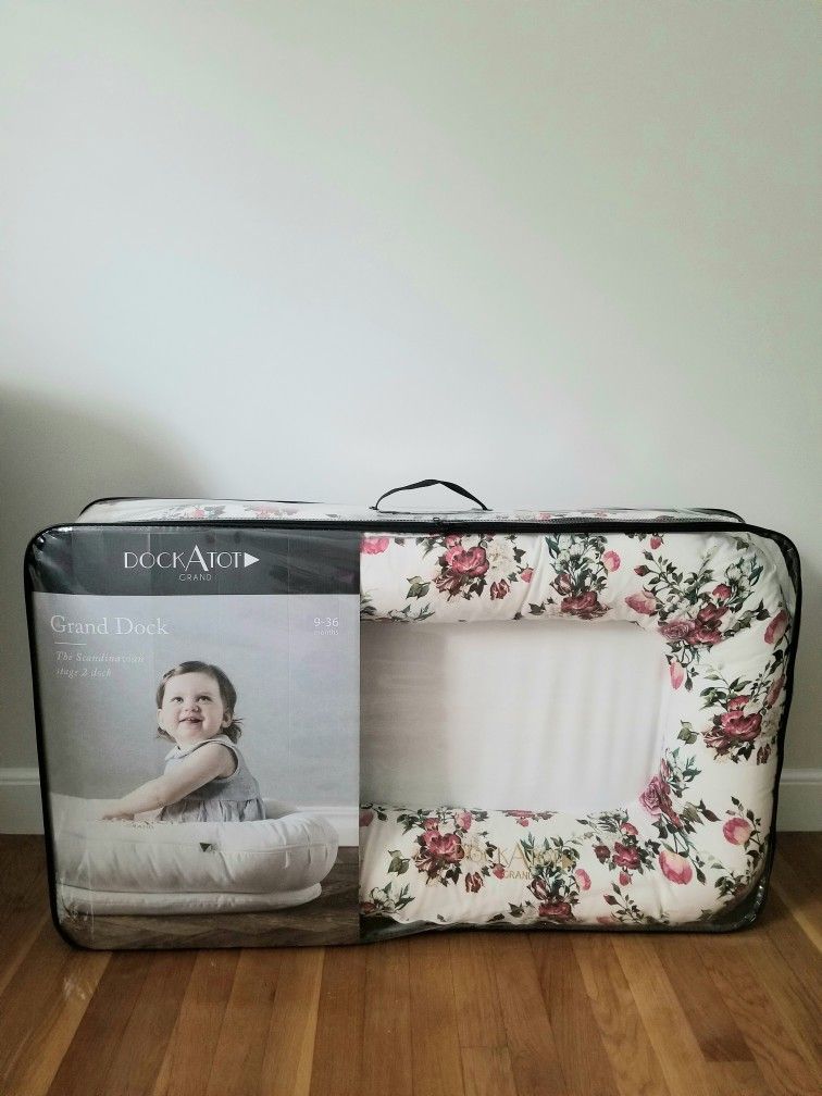 60% Off Like New DockATot Grand - $120, Retails for $300 - La Vie en Rose 100% Cotton Cover - Includes Original Travel/Storage Case & Materials