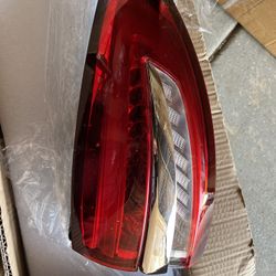 2017 2018 2019 2020 Ford Fusion LED LH Left Side Outer  Tail Light Used OEM