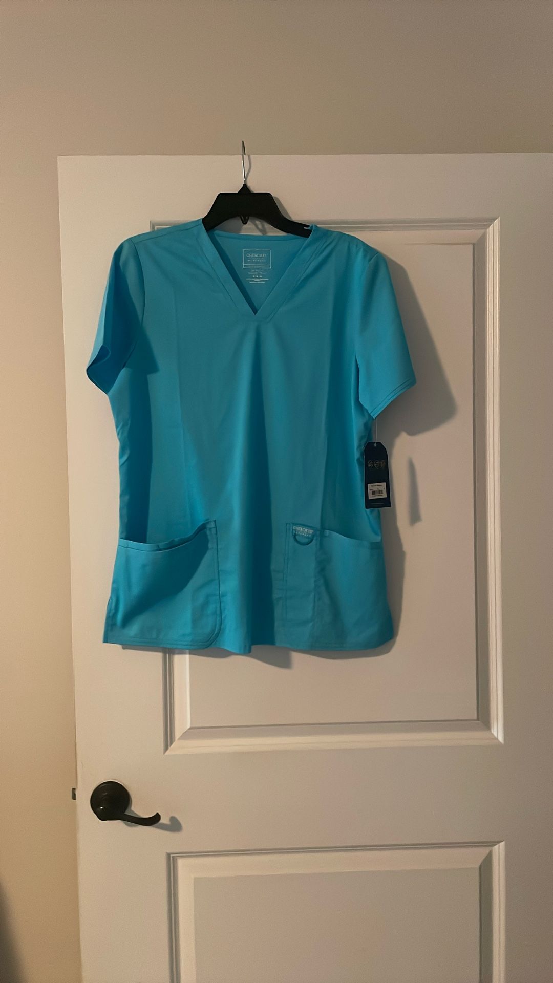 Size medium New Scrub top 