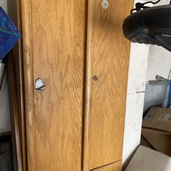 Lockers  4  Oak Wood For Storage 