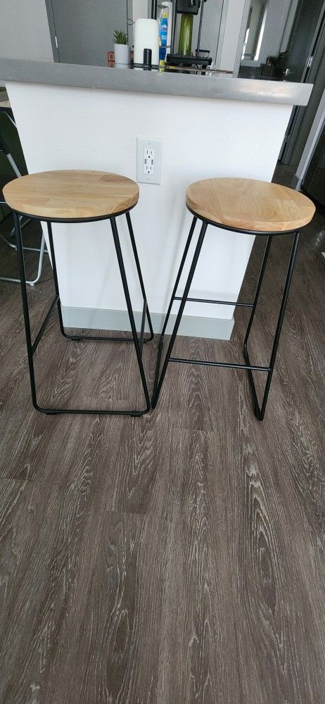 Bar Stools, High Quality Low Price, Like New