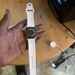Apple Watch Series 4 Cellular And GPS