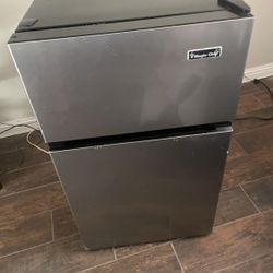 Magic Chef Mini Fridge