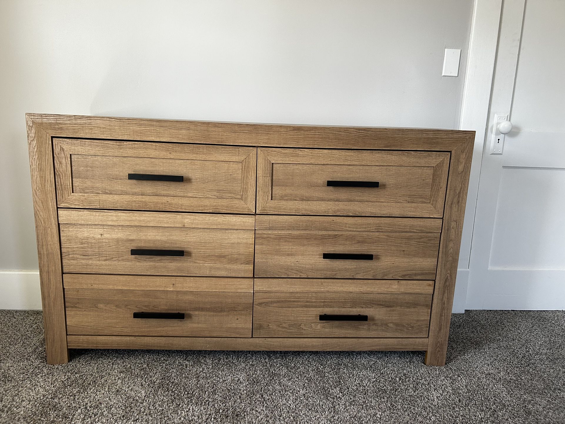 6 Drawer Dresser, Solid Wood