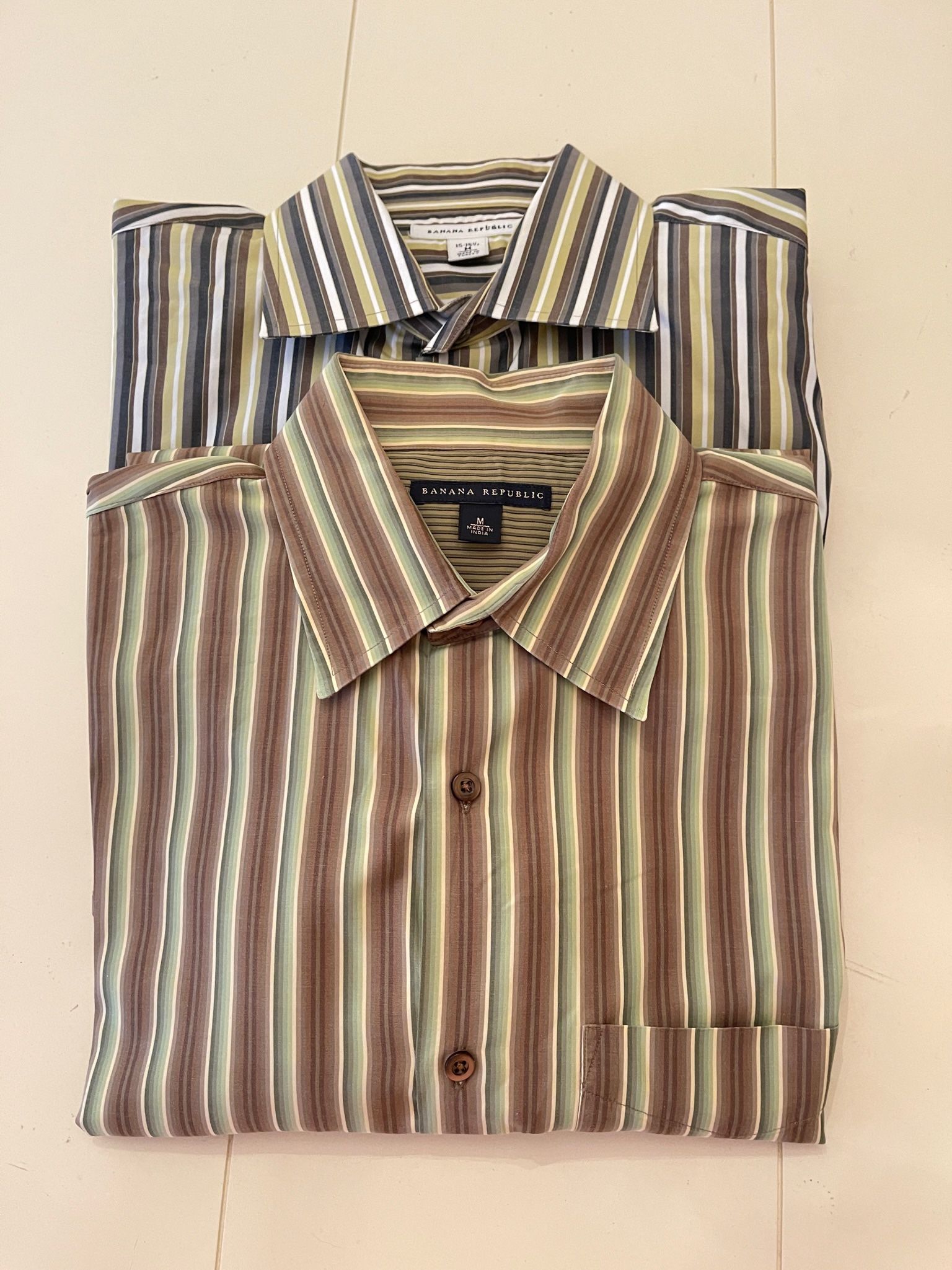 2 Men’s Banana Republic Shirts