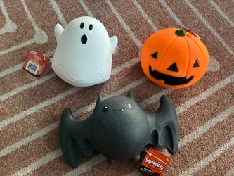 bundle of 3 new Squeeezy ghost , bat and pumpkin !