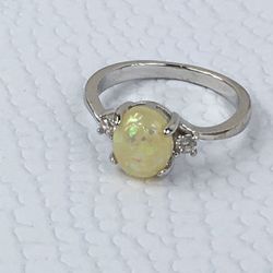 PRETTY WOMENS RING SIZE 7 NEW CONDITION RING FOR WOMEN ✨HIGH QUALITY   