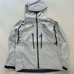 Arc’teryx Windbreaker Men’s SIZE M (New)