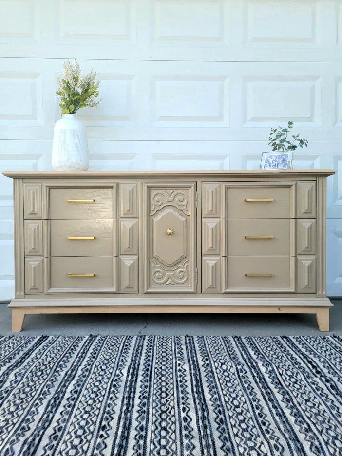 Newly Refinished Large 9 Drawer Vintage Dresser by Thomasville
