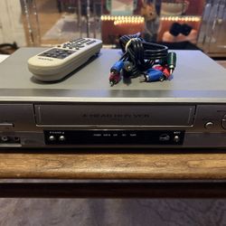 Sanyo VWM-900 VHS VCR Tape Player With Remote Tested Working