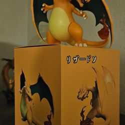 Pokémon Charizard Figure 4.5" Pick Up By 89122