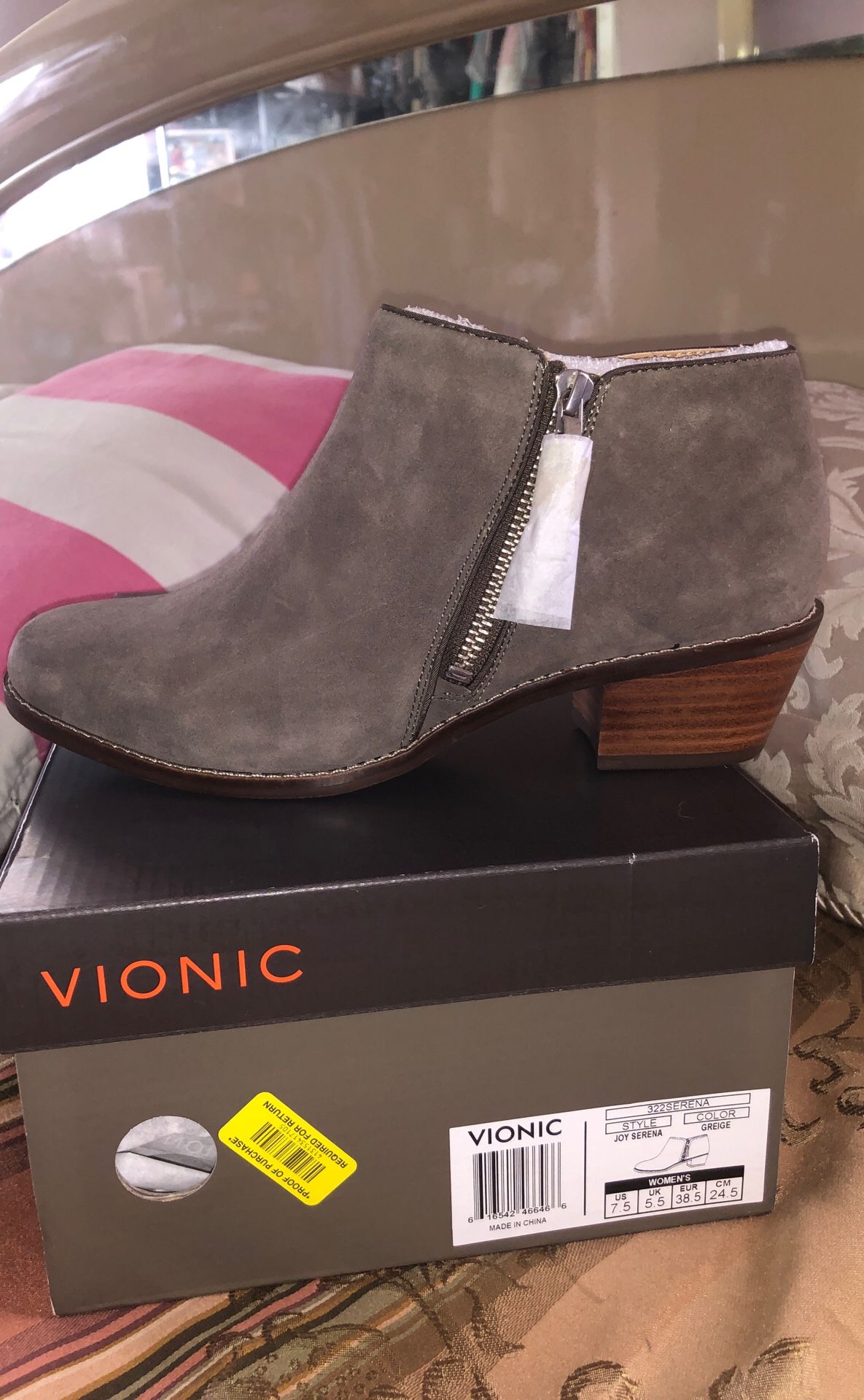 Vionic booties, size 7.5m