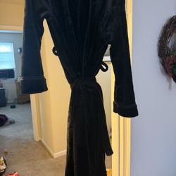 Ladies Black Ny Bathroom 