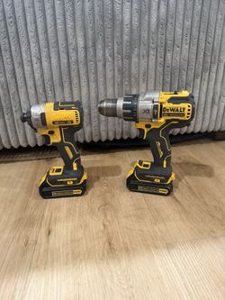 DeWalt 20V MAX XR Brushless Drill & w/ Batteries