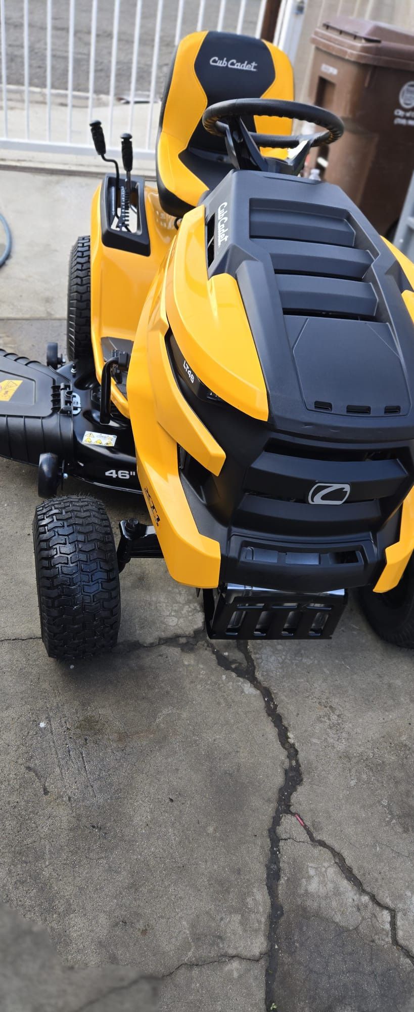 Cub Cadet XT1 Enduro LT 46 in. 22 HP V-Twin Kohler 7000 Series Engine Hydrostatic Drive Gas Riding Lawn Tractor