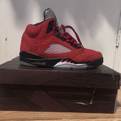 Jordan 5 Raging Bulls Size 9 