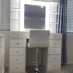 💥AMAZING White Vanity w/Lights and Drawers and 2 Towers (Included a Free Stool White or Black) 👍90 days FREE FINANCING ❗