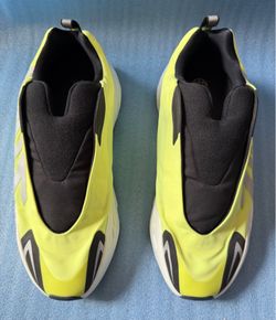 Adidas Yeezy Boost 700 MNVN