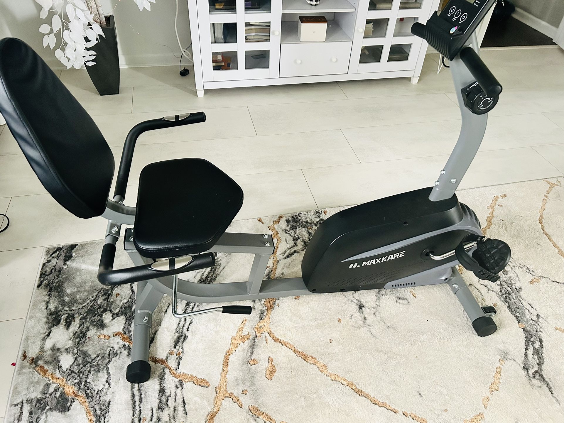 Stationary Bike (Like New)