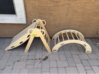 Kids climbing toy