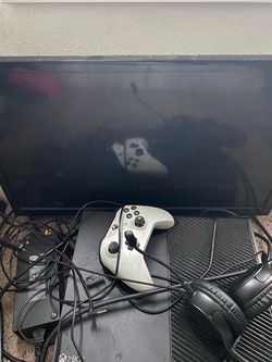 Xbox One Console with Controller and Headset