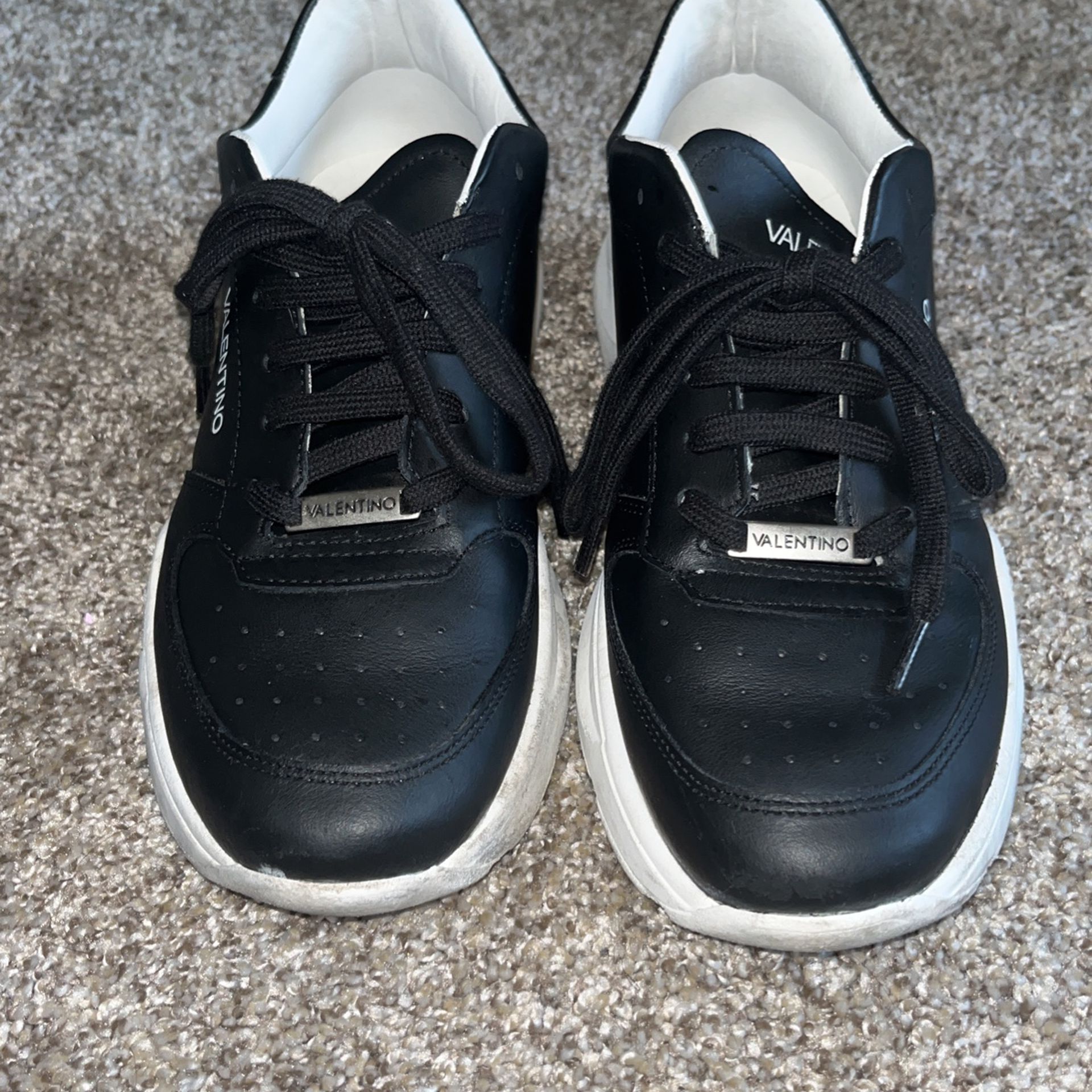 kapok dø Analytisk Valentino Shoes Authentic for Sale in Stockton, CA - OfferUp