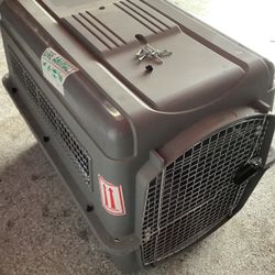 Petmate Sky Dog Kennel large size used twice 36” length x 27” tall by 25”wide  easy assembly and disassembly.  Clean and durable with interlocking doo