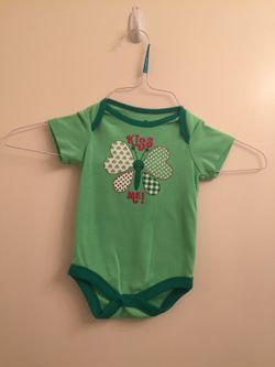 Green kiss me shirt 3-6 months
