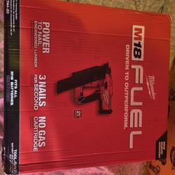 Milwaukee 21° Framing Nailer 