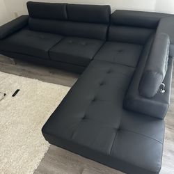 NEW BLACK LEATHER MODERN SECTIONAL WITH FREE DELIVERY 