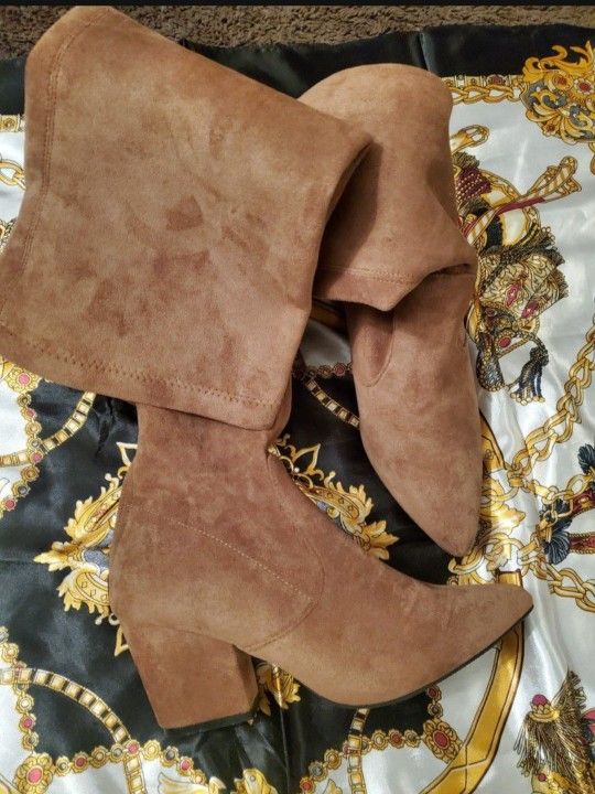 $27,! Thigh High Suede Boots π’(size 8).