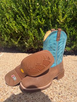 Justin Boots (11D)