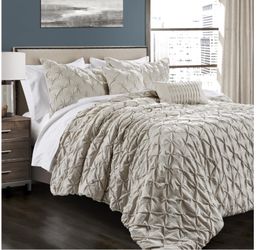 King - Luxe 5 Piece Textured Bedding Set - Traditional Glam & Farmhouse Inspired Bedroom Decor - King, Wheat