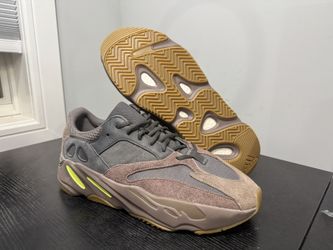 Adidas Yeezy 700 Mauve 