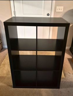 Bookcase/Storage unit - like New