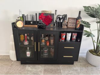 Wine/Bar cabinet