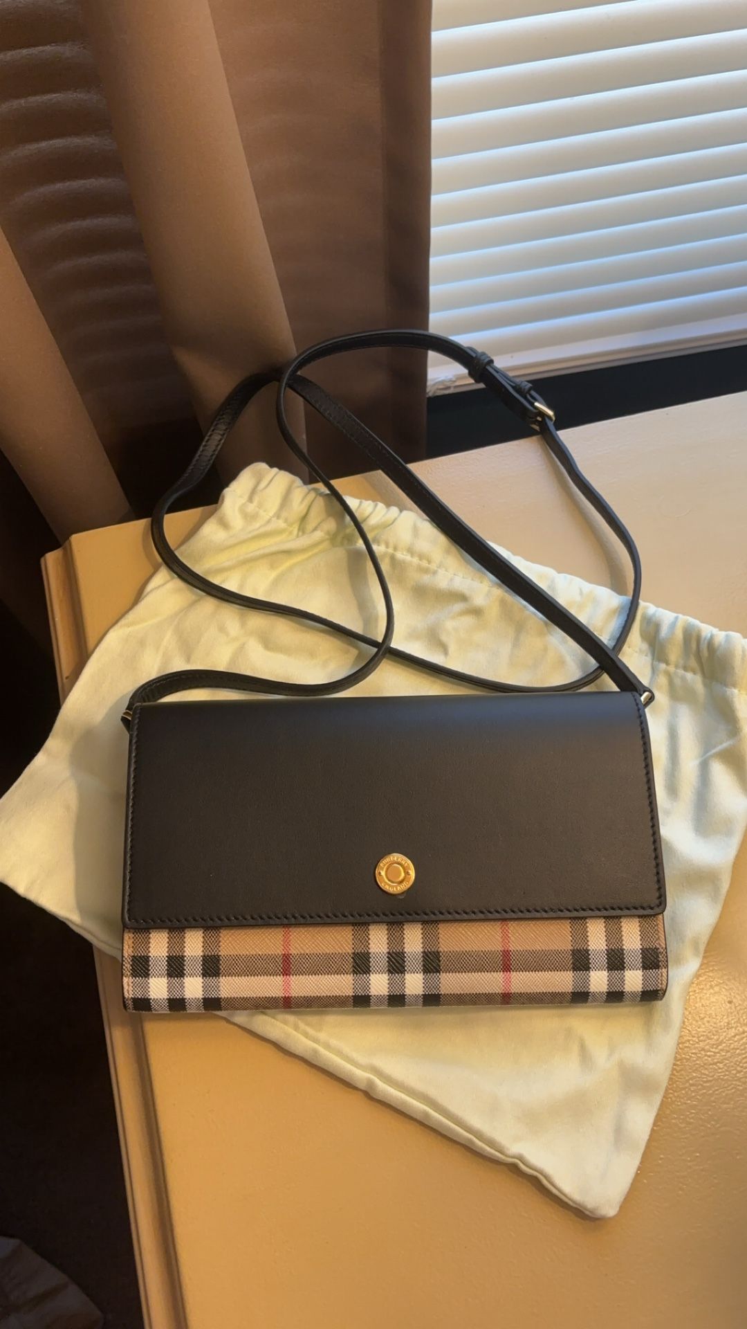 Burberry Leather Wallet Crossbody Handbag