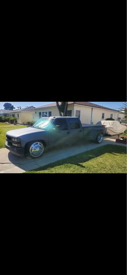 1992 Chevrolet 3500 Regular Cab & Chassis