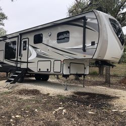 Highland Ridge/ Fifth Wheel RV