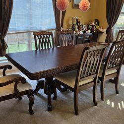 Elegant Wooden Traditional Dining Room Set — Table & 6 Chairs