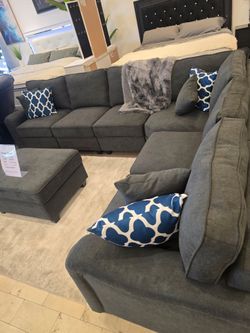 Large Gray Fabric Sectional Sofa with Ottoman