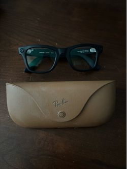 Gen 2 meta glasses with transitional lens