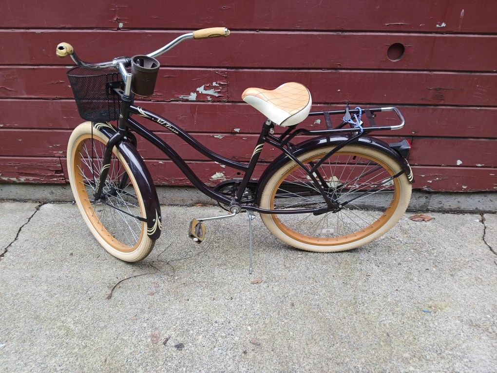 Huffy Nel Lusso Beach Cruiser Women's Bike