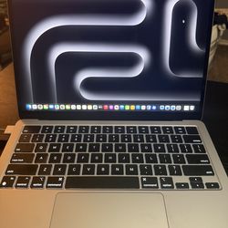 Apple Macbook Air M2 (13”) - 256GB / 8GB - 92% Battery - Charger Included