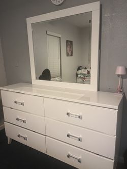 Bedroom set And Mattress