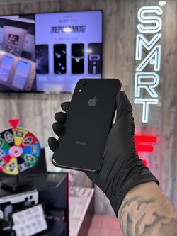 Apple iPhone XR 64 GB - Black (Unlocked) + Warranty