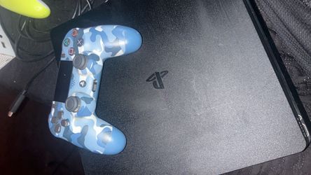 Perfectly working ps4 Slim  comes with controller and hdmi cord only